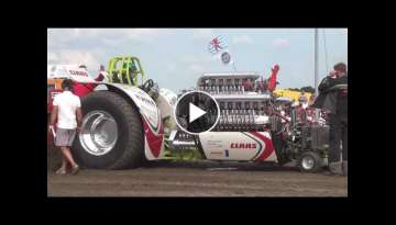 Green Monster + Fighter @ Tractor Pulling Edewecht 2012 by MrJo